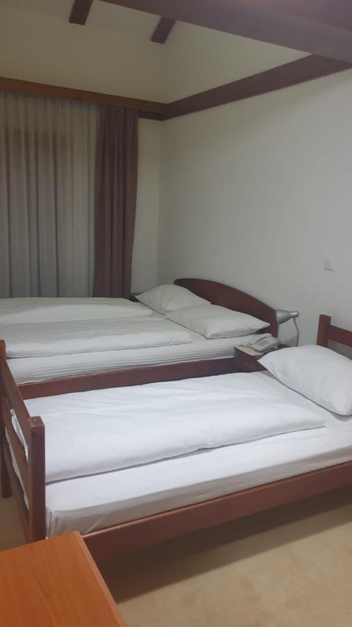 Hotel Knez كوبريس المظهر الخارجي الصورة