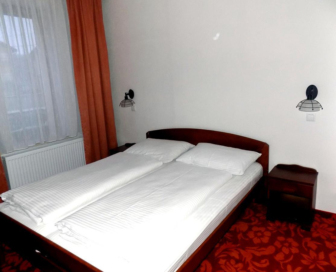 Hotel Knez كوبريس المظهر الخارجي الصورة