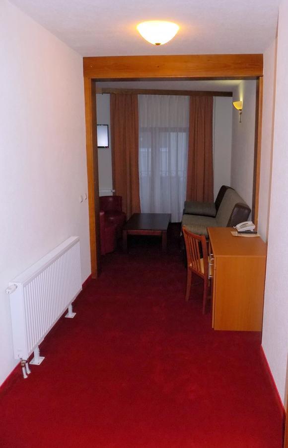 Hotel Knez كوبريس المظهر الخارجي الصورة