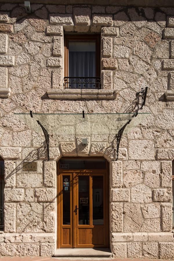 Hotel Knez كوبريس المظهر الخارجي الصورة