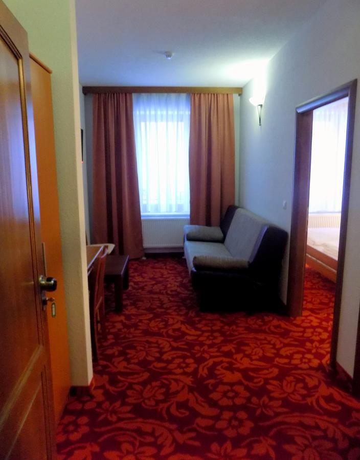 Hotel Knez كوبريس المظهر الخارجي الصورة