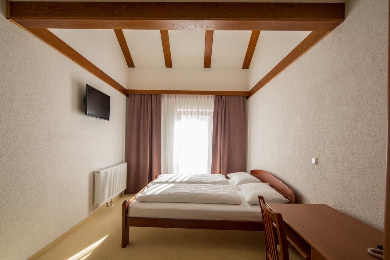 Hotel Knez كوبريس المظهر الخارجي الصورة