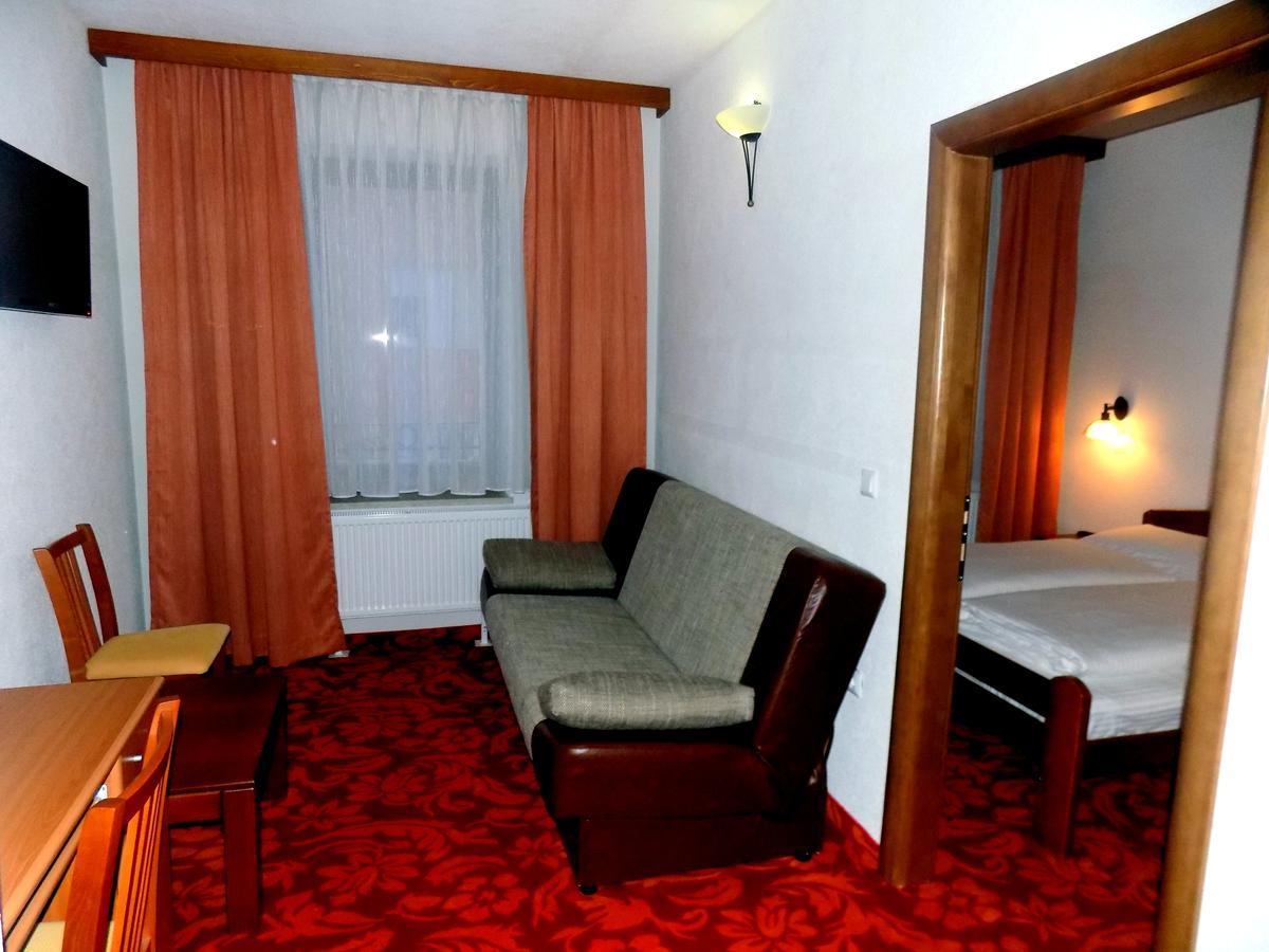 Hotel Knez كوبريس المظهر الخارجي الصورة
