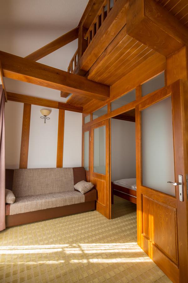 Hotel Knez كوبريس المظهر الخارجي الصورة