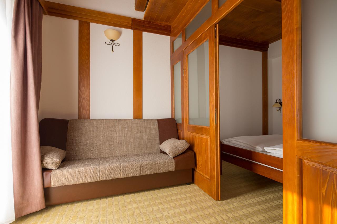 Hotel Knez كوبريس المظهر الخارجي الصورة