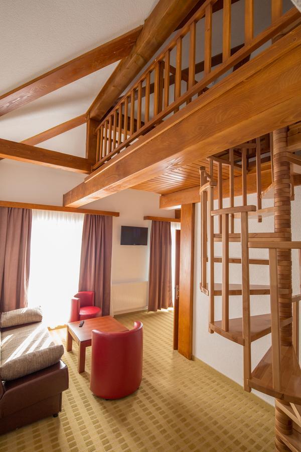 Hotel Knez كوبريس المظهر الخارجي الصورة