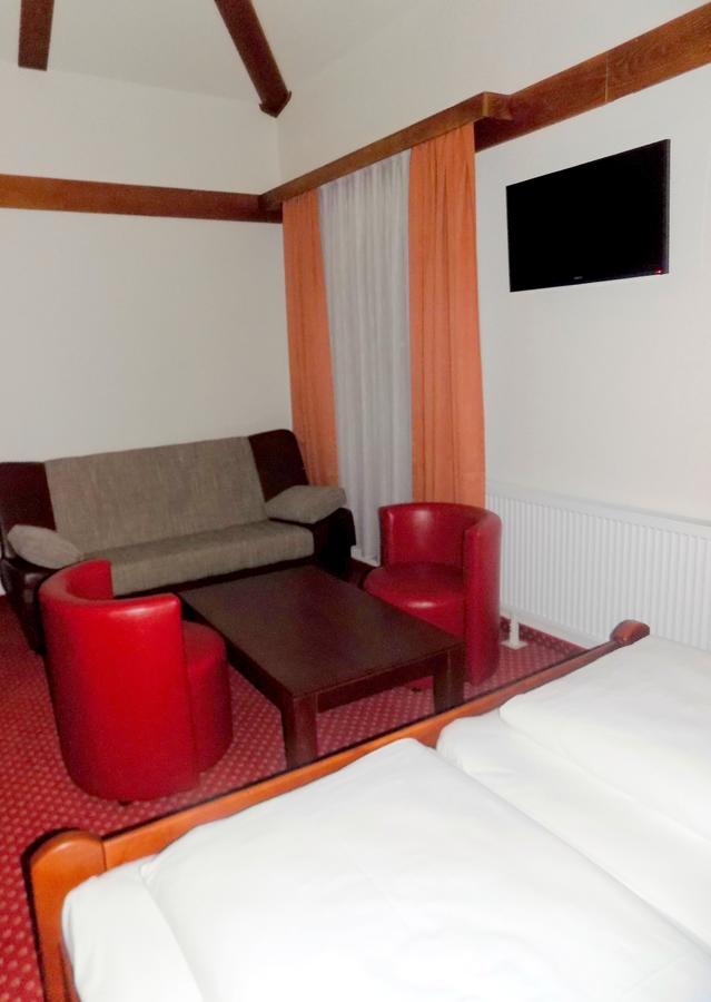 Hotel Knez كوبريس المظهر الخارجي الصورة