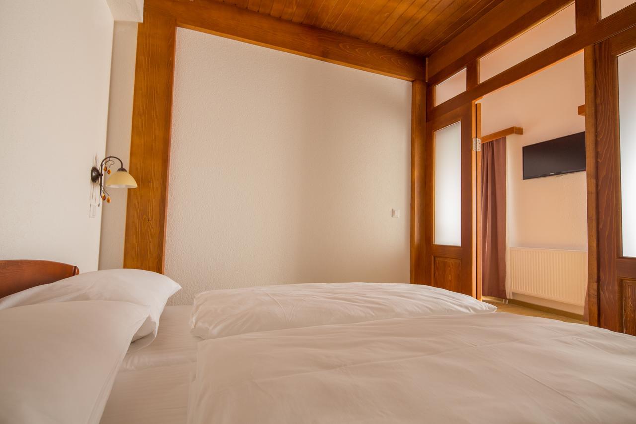 Hotel Knez كوبريس المظهر الخارجي الصورة